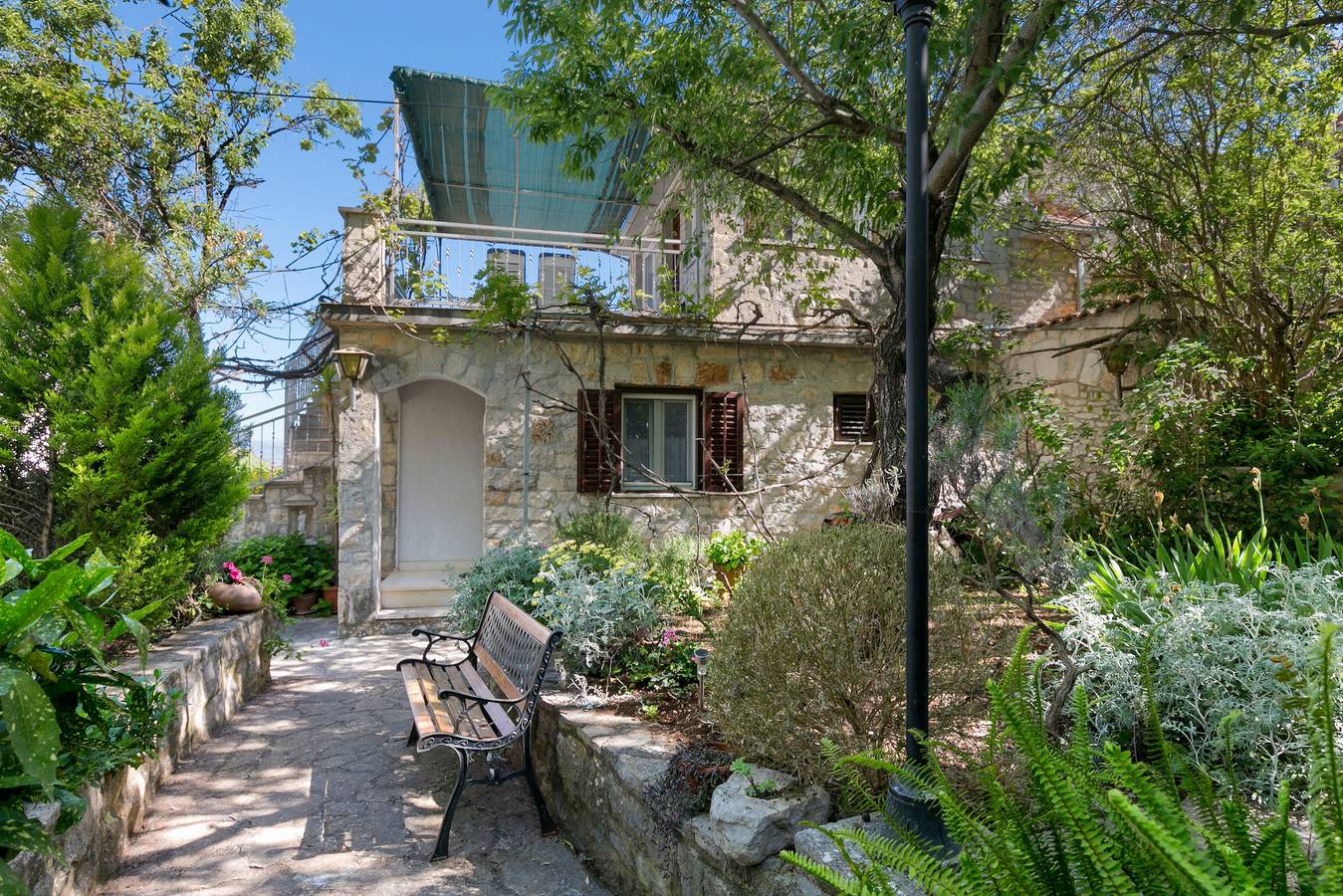 Ganze Wohnung, Studio Appartement mit Terrasse und Meerblick Supetar, Brac As-22123-a in Supetar, Brac