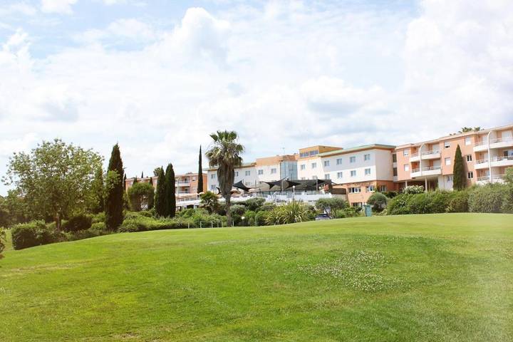 Hôtel pour 6 personnes, avec Terrasse ainsi que Jardin et Vue