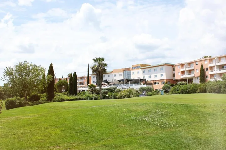 Hotel para 6 personas, con vistas y jardín - 1