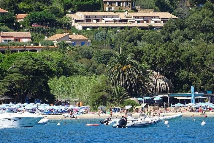 Ferienwohnung für 6 Personen, mit Garten und Terrasse in Le Lavandou