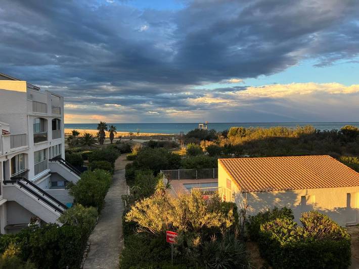 Appartement de vacances pour 4 personnes, avec vue ainsi que piscine et jardin