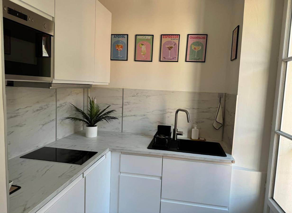 Appartement entier, One-Bedroom Apartment in Mandelieu-la-Napoule, Massif de l'Esterel