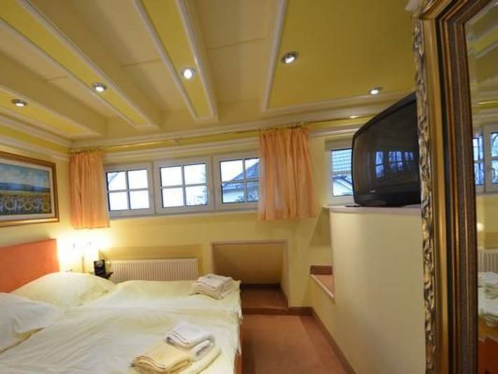 Ferienhaus für 8 Personen, mit Garten in Groß Zicker