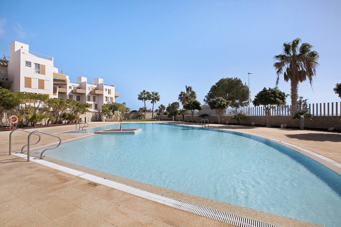 Appartement entier, Appartement "Los Martínez Duplex" avec vue sur la mer, piscine partagée et Wi-Fi. in Los Martínez, Granadilla de Abona