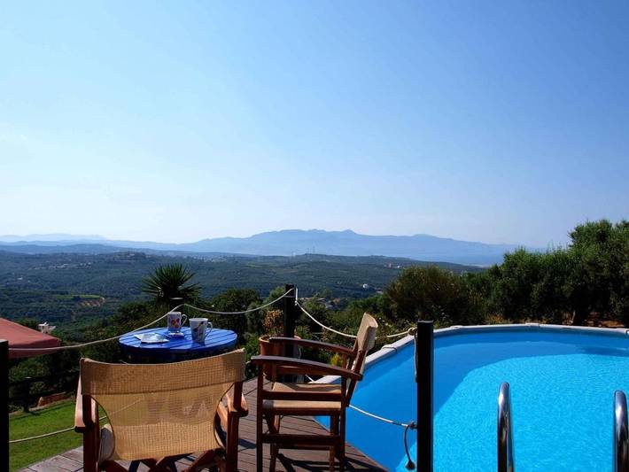 Ferienhaus für 7 Personen, mit Balkon und Terrasse sowie Garten und Pool in Xirokambi