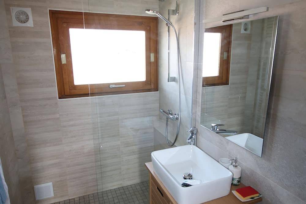 Appartement entier, Le chalet : Appartement rénové proche lac in Saint-Jorioz, Parc naturel régional du Massif des Bauges