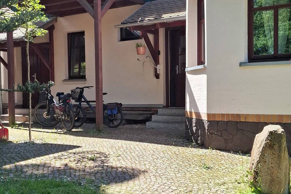 Entire apartment, Cozy 1-room apartment with balcony in Markkleeberg, Neuseenland