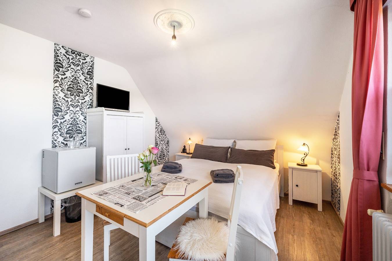 Café Pension Pfaus - 1 vakantiewoning (4 pers.), 3 tweepersoonskamers en 1 driepersoonskamer, foto 8