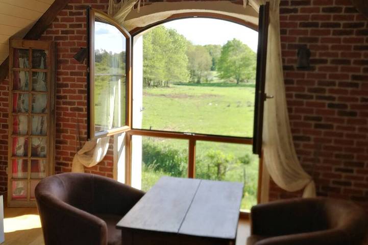 Gîte pour 5 personnes, avec jacuzzi ainsi que jardin et piscine à Montcony