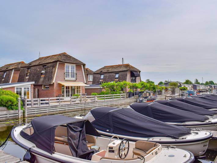 Maison avec terrasse au bord de l'eau in Breukelen, Groene Hart