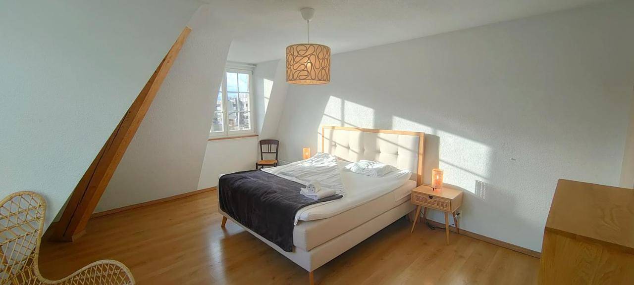 Ganze Wohnung, 2 min vom Bahnhof, Stadt nah, Modern, bequem, in Thun, Thunersee