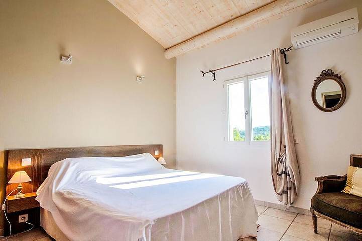 Location de vacances pour 5 personnes, avec terrasse et piscine ainsi que sauna et jardin à Saint-Maurice-d'Ardèche - 3