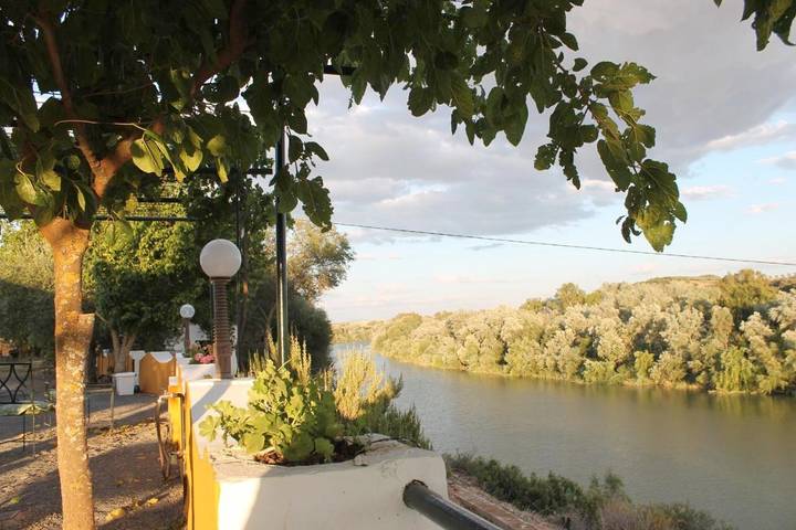 Casa rural para 8 personas, con piscina y vistas además de piscina para niños y jardín, Se admiten mascotas en Villafranca de Córdoba