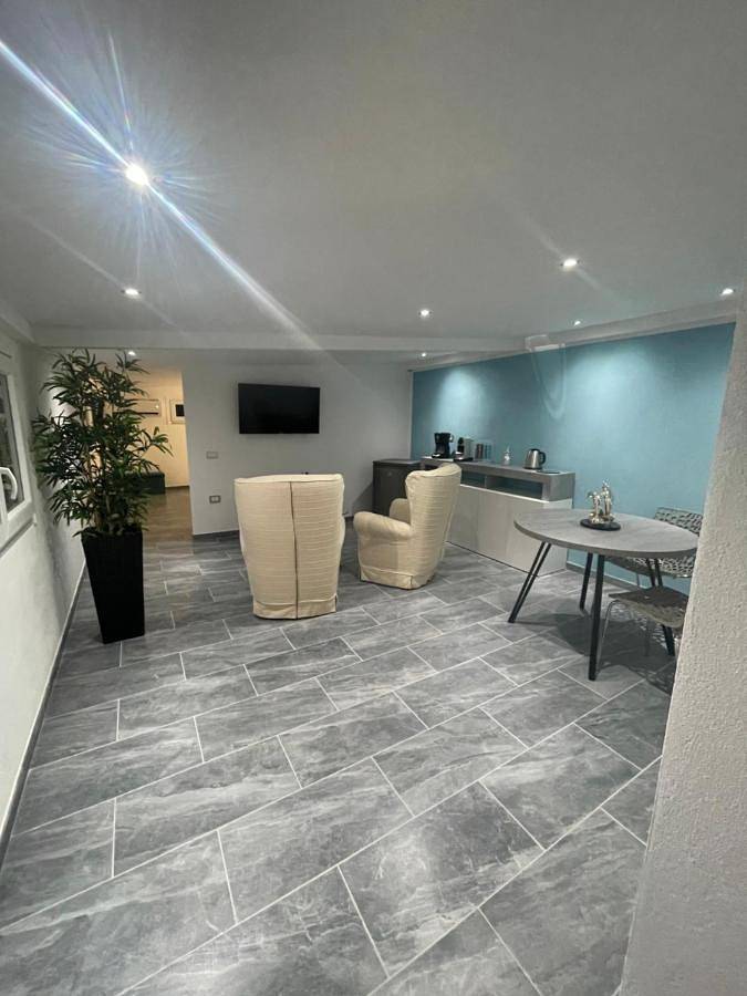 Chambre d’hôte pour 2 personnes, avec balcon à Elmas - 3