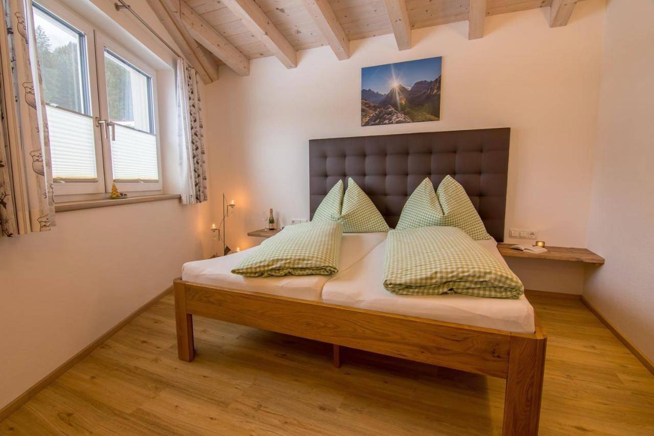 Ganze Wohnung, Apartment with Mountain View in Wängle, Außerfern