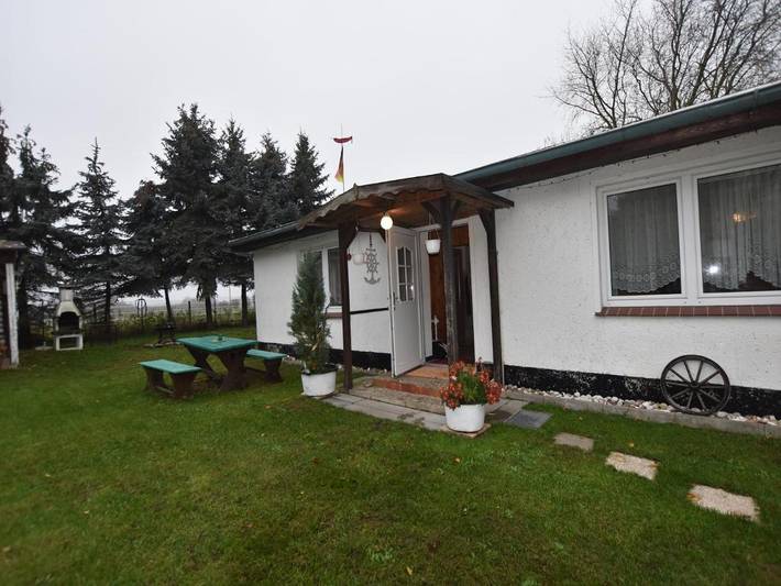 Bungalow für 3 Personen, mit Terrasse und Garten