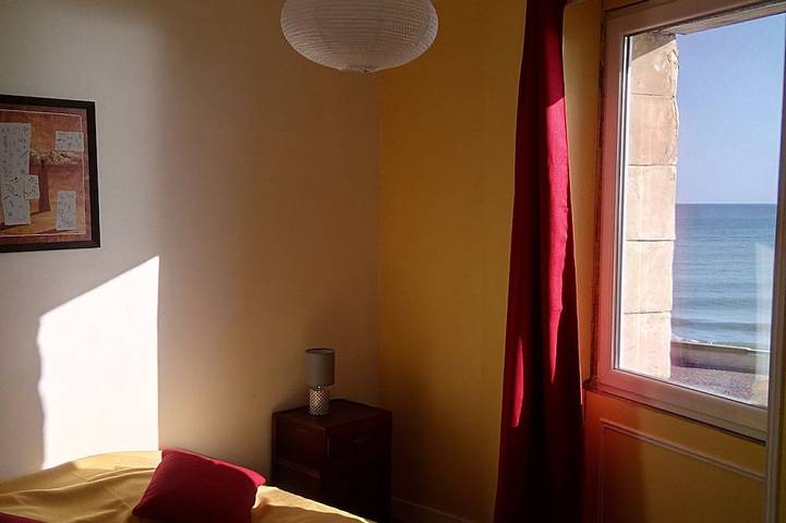 Location de vacances pour 5 personnes, avec terrasse et jardin à Lion-sur-Mer - 3