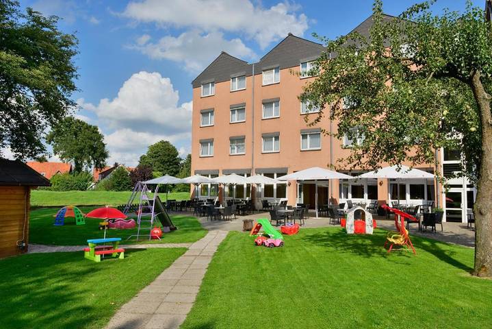 Hotel für 4 Personen, mit Terrasse und Garten sowie Pool und Sauna in Serengeti Park (Hodenhagen)