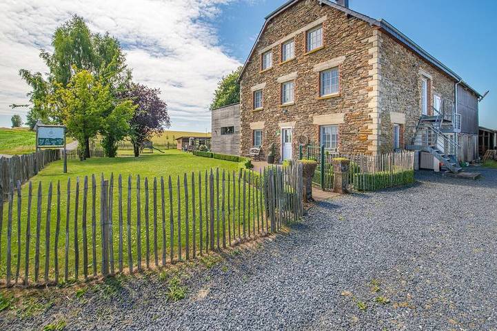 Location de vacances pour 14 personnes, animaux acceptés à Bastogne