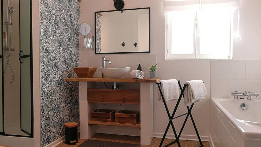 Location de vacances pour 7 personnes, avec vue ainsi que jardin et piscine dans Cartelègue - 2