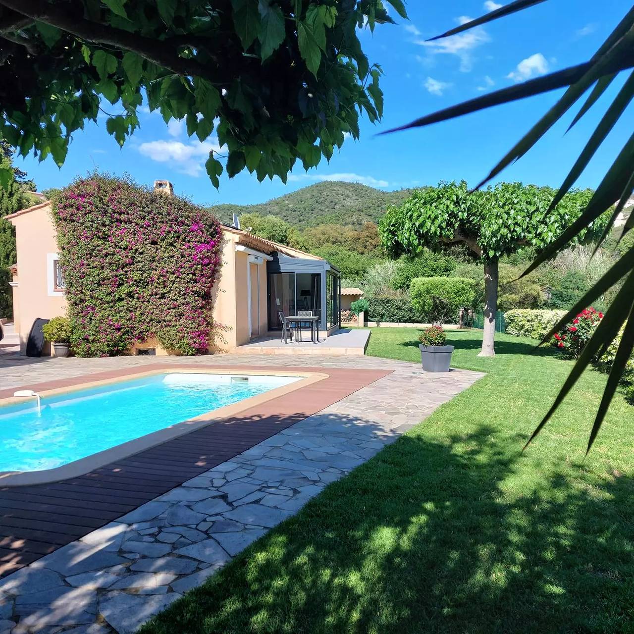 Villa pour 6 personnes avec piscine, à deux pas du Golf de Valcros, à La Londe-Les-Maures in La Londe-les-Maures, Côte méditerranéenne (France)