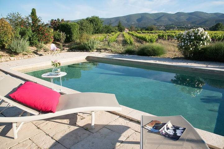 Ferienhaus für 4 Personen, mit Terrasse und Garten in Cucuron