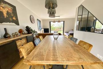 Location de vacances pour 12 personnes, avec terrasse et jardin à Mérignac