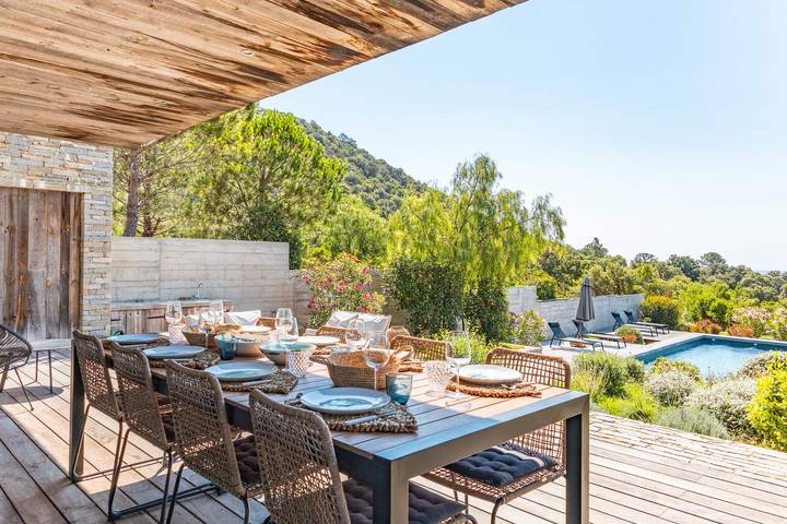 Location de vacances pour 8 personnes, avec jardin ainsi que terrasse et piscine dans Plage de Fautea - 3