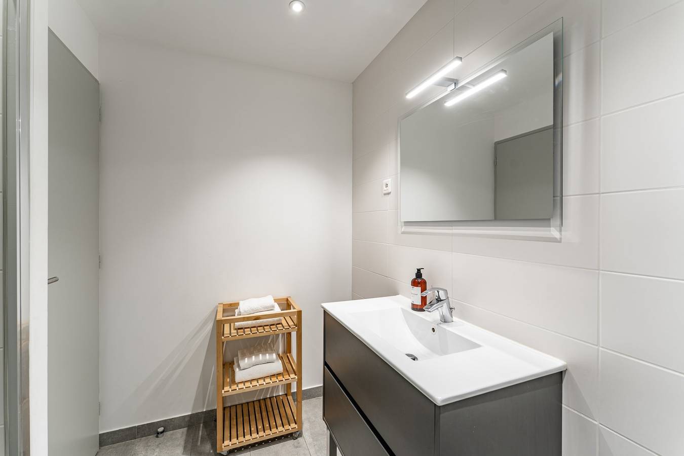 Entire apartment, Duplex flat for 2 people with terrace and parking in Bordeaux, Bordeaux region