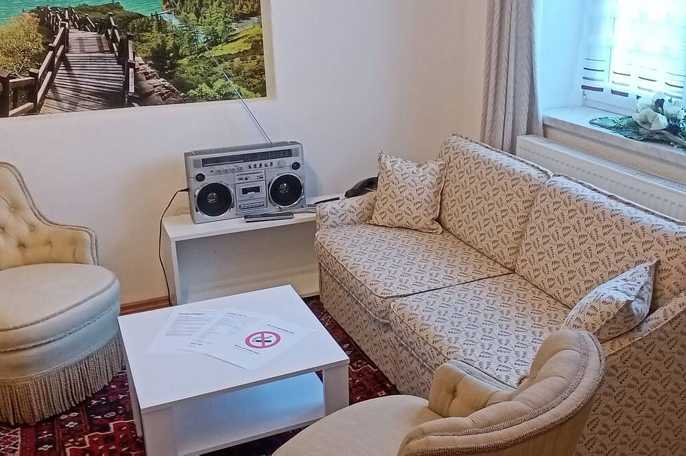 Ganze Wohnung, E1 - Kompakte 70 qm Wohnung in Grafenwöhr, Naturpark Nördlicher Oberpfälzer Wald