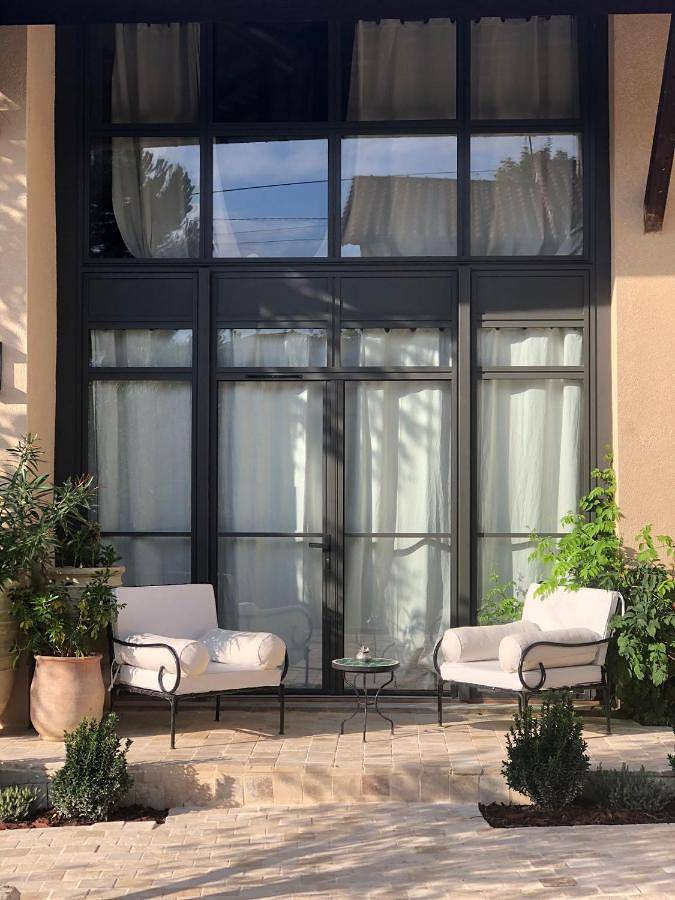 Location de vacances pour 8 personnes, avec jardin et terrasse ainsi que piscine et vue, animaux acceptés à Collonges-au-Mont-d'Or - 4