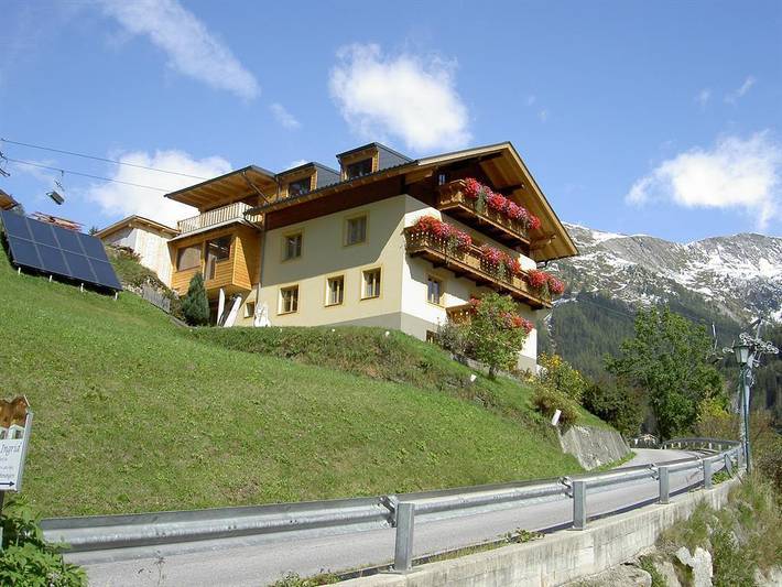 Ferienwohnung für 3 Personen, mit Balkon und Ausblick in Kals am Großglockner - 2