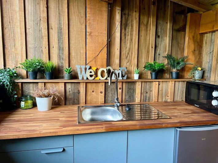 Location de vacances pour 2 personnes, avec piscine et terrasse ainsi que jardin et vue à Saint-André-de-Cubzac - 4