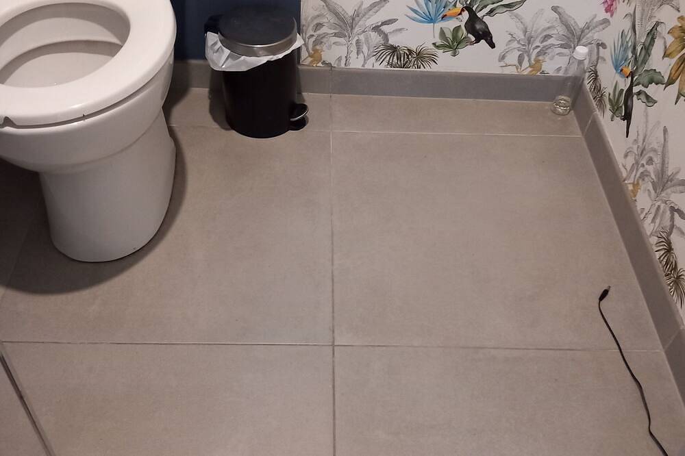 Entire apartment, Building carré d'éden in Clamart, Hauts-de-Seine