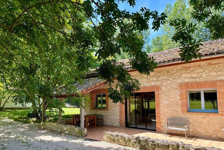 Location de vacances pour 5 personnes, avec jardin à Beaumont-de-Lomagne