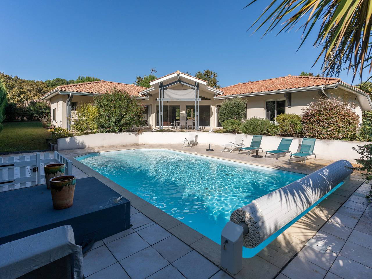 Villa familiale avec piscine chauffée, clim, 4 chambres, proche golf et plages in Biscarrosse, Côte d’Argent