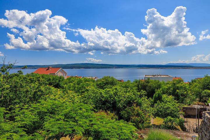 Ganze Wohnung, Charmantes Apartment nur 600 Meter zum Strand mit Meerblick, Holzkohlegrill, Wifi in Dramalj, Primorje-Gorski Kotar
