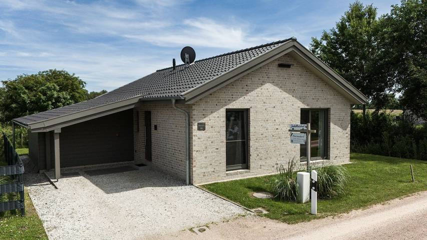 Ferienhaus für 5 Personen, mit Terrasse und Garten sowie Sauna und Ausblick in Jade - 2