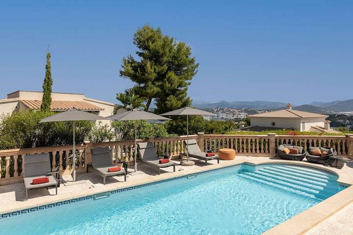 Villa für 8 Personen, mit Balkon und Whirlpool sowie Garten in Santa Ponsa