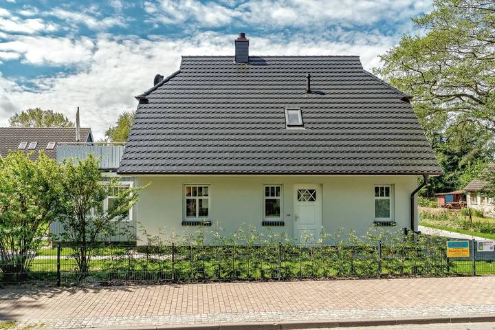 Ferienhaus für 8 Personen, mit Garten und Sauna in Prerow - 4