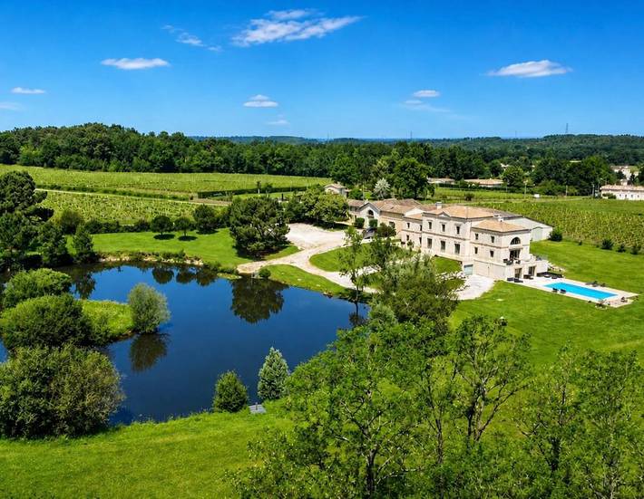 Location de vacances pour 20 personnes à Petit-Palais-et-Cornemps