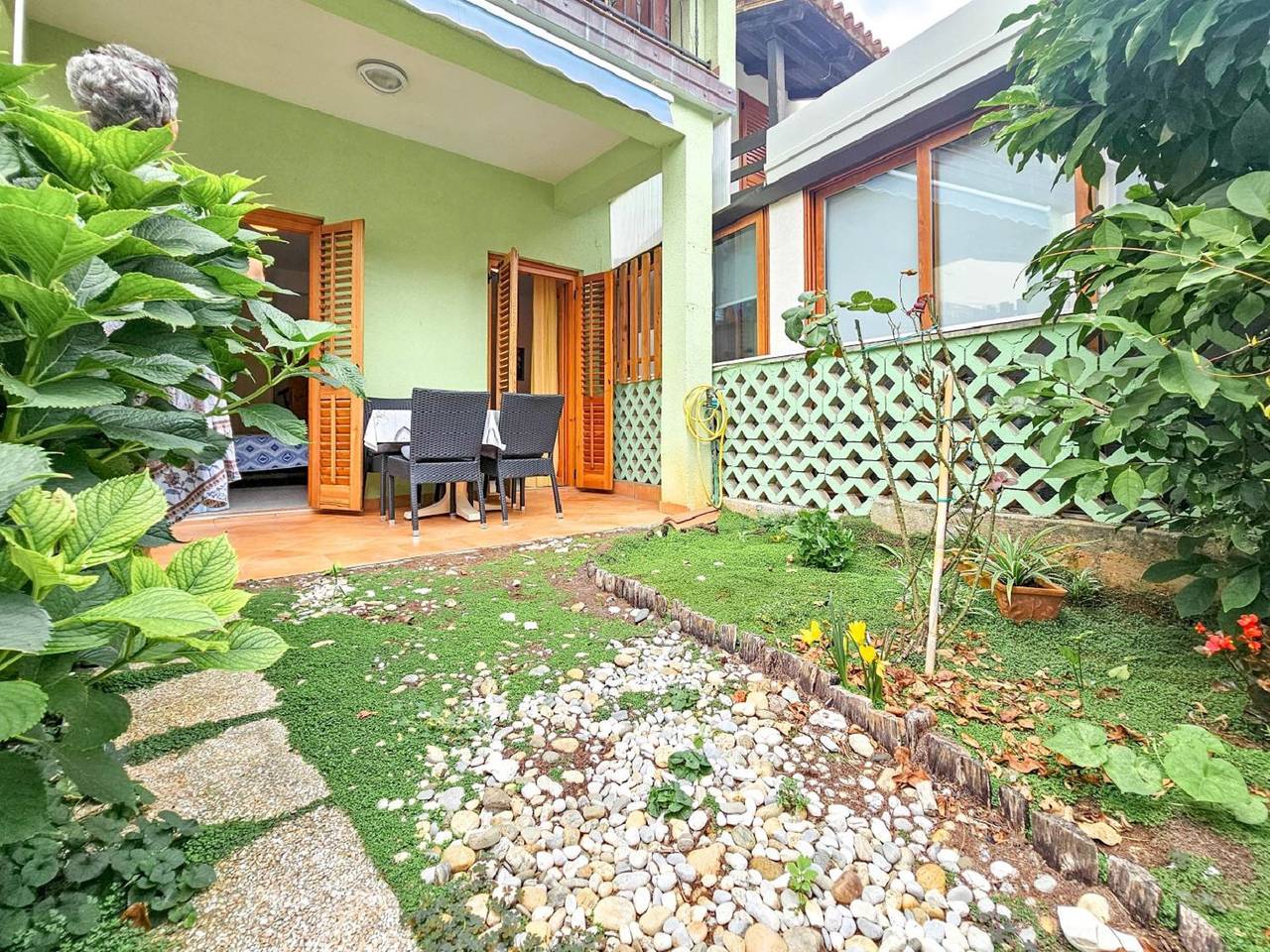 Ganze Wohnung, Charmantes Familienapartment nur 30 Meter zum Strand mit Steingrill in Novigrad, Umag und Umgebung