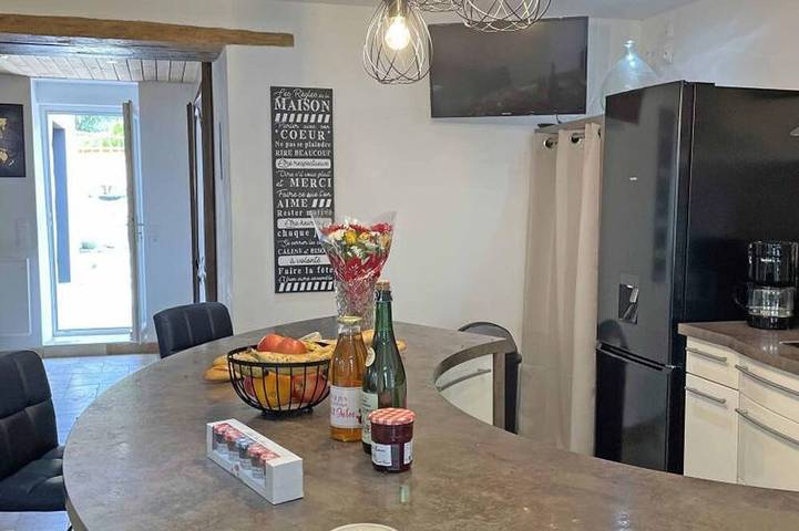 Gîte pour 6 personnes, avec jacuzzi et jardin