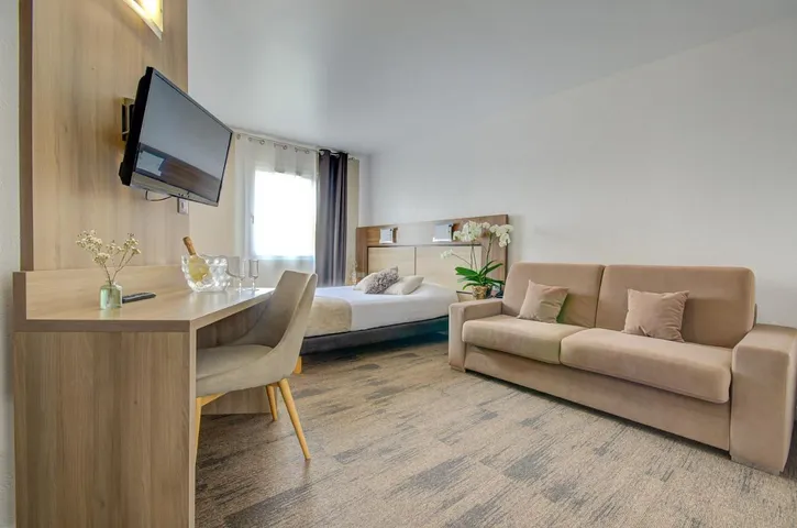 Hotel for 2 people, with terrace and pool, child-friendly - 1