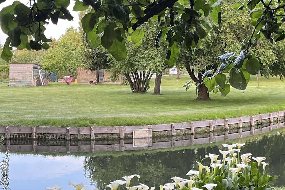 Traditional house ★★★★ in the Hortillonnages of Amiens in Hortillonnages d'Amiens, Amiens