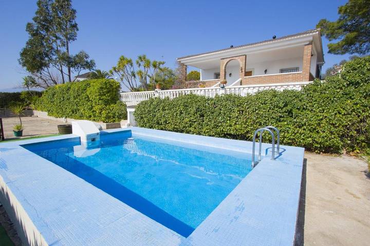 Casa rural para 9 personas, con Terraza además de Jardín y Piscina en Tortosa