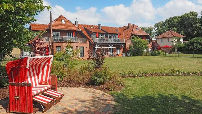 Ferienwohnung für 4 Personen, mit Garten und Sauna sowie Balkon, mit Haustier