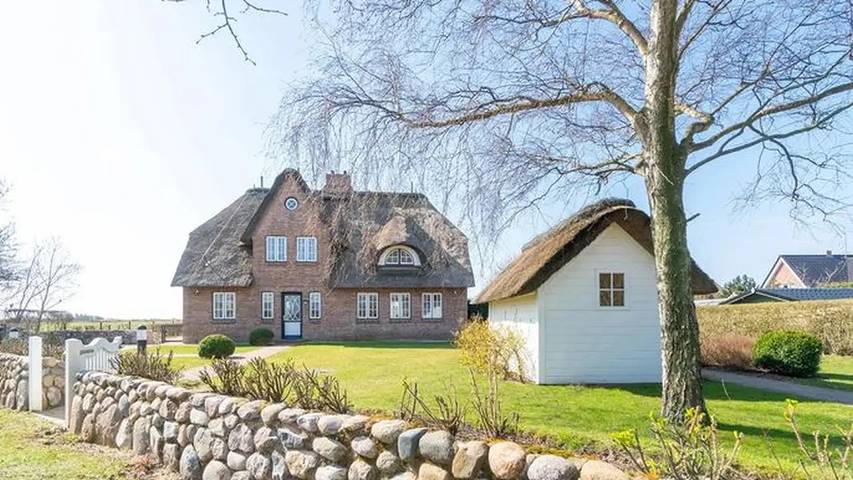 Ferienhaus mit Meerblick für 5 Personen, mit Terrasse und Sauna sowie Garten