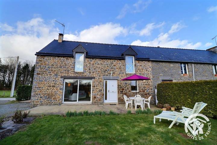 Gîte pour 5 personnes, avec Terrasse ainsi que Jardin et Vue à Plerguer