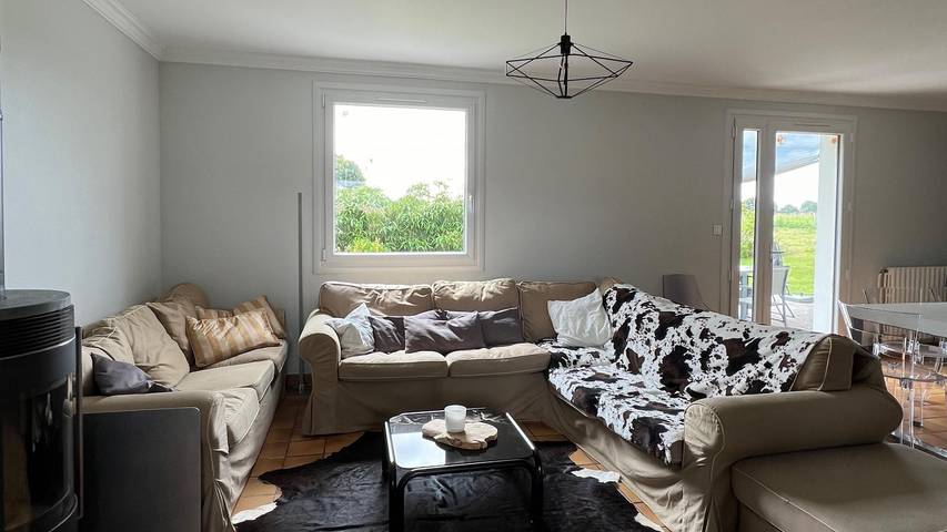 Gîte pour 10 personnes, avec terrasse ainsi que sauna et jardin, animaux acceptés